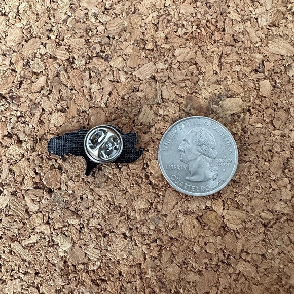 Denver Broncos Classic Enamel Lapel Hat Pin Brooch - Picture 4 of 5